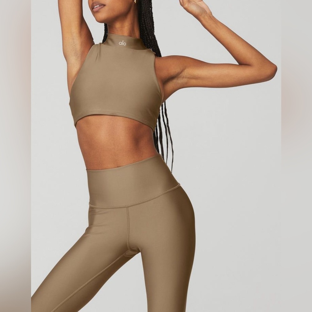 ALO YOGA Mockneck Crop Top.
